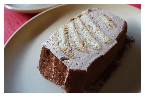 ビスケットチョコレートケーキ